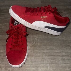 Men’s size 6 Women’s Size 8 Red and Navy Blue Puma Sneakers